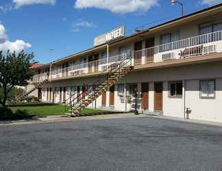 Exterior 2 Lakeshore Inn Water Front