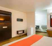 Bedroom 4 Motel 6 Wenatchee, WA