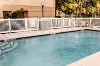 Kolam Renang Sleep Inn & Suites Lakeland I-4