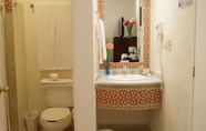 Toilet Kamar 6 Best Western Taxco