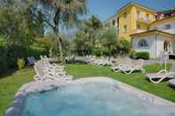 Swimming Pool Hotel Orione