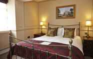 Kamar Tidur 7 Lamb Hotel by Greene King Inns