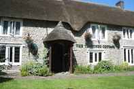 Exterior The Thatched Cottage Inn