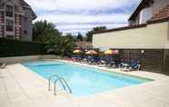 Swimming Pool 2 Hotel Le Dauphin