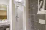 In-room Bathroom Hotel Bel Oranger Paris