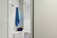 In-room Bathroom hotelF1 Bourges Le Subdray