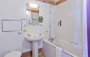 Toilet Kamar 6 Britannia Inn Glasgow