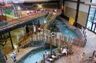 Entertainment Facility Six Flags Lodge & Indoor Waterpark