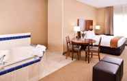 Kamar Tidur 3 Comfort Suites Mount Vernon