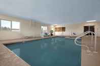 Swimming Pool Travelodge by Wyndham Holbrook