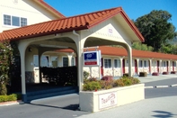 Exterior Travelers Inn