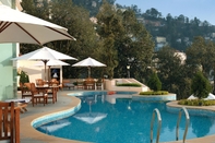 Kolam Renang Radisson Hotel Shimla