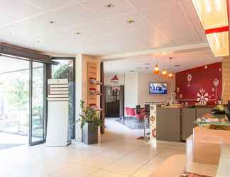 Lobby 2 ibis Senlis