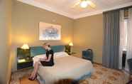 Bedroom 4 Hotel Galles