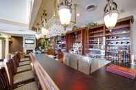 Bar, Kafe, dan Lounge Monte Carlo Inn Vaughan Suites