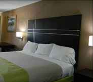 Bedroom 6 Quality Inn
