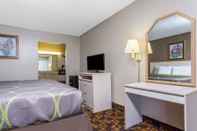 Bedroom Super 8 by Wyndham Antioch/Nashville South East