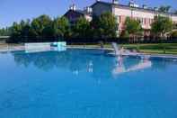 Swimming Pool Hotel Lasa Sport