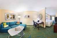 Common Space SpringHill Suites by Marriott Fort Myers Airport