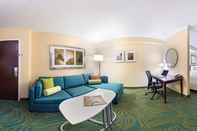 Common Space SpringHill Suites by Marriott Fort Myers Airport