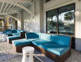 Lobby 2 SpringHill Suites by Marriott Fort Myers Airport