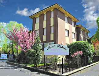 Bangunan 2 Hotel Mini Palace Country House