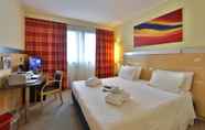 Bedroom 2 Best Western Palace Inn Hotel