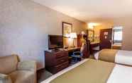 Bedroom 6 Quality Inn Near Seattle Premium Outlets