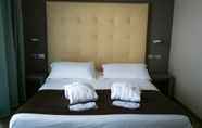 Kamar Tidur 5 Yes Hotel Touring