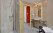 Phòng tắm bên trong 6 Sol Lunamar Palmanova Apartamentos – Adults Only