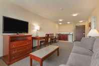 Common Space Days Inn & Suites by Wyndham Langley