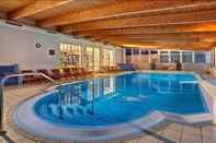 Kolam Renang Hotel Vier Jahreszeiten Binz - Adults Only