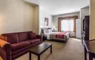 ห้องนอน 7 Quality Inn & Suites