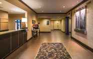 Lobby 7 Hampton Inn & Suites Reno