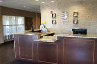 Lobi Comfort Inn & Suites Near University of Wyoming