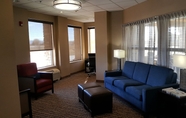 Lobi 5 Comfort Inn & Suites Near University of Wyoming