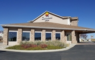 Bangunan 2 Comfort Inn & Suites Near University of Wyoming