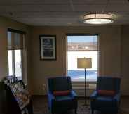 Lobby 7 Comfort Inn & Suites Near University of Wyoming