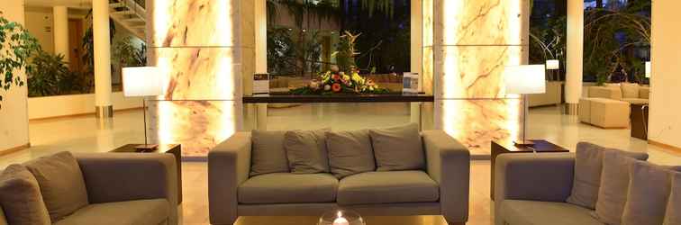 Lobby Caloura Hotel Resort