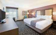 Bedroom 3 La Quinta Inn & Suites by Wyndham Cincinnati Airpt Florence