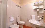 In-room Bathroom 3 Il Borgo Di Villa Castelletti