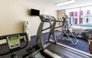 Fitness Center 3 Econo Lodge And Suites Bricktown