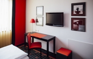 Phòng ngủ 2 OREA Hotel Angelo Praha