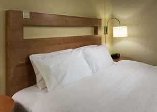 Bedroom 4 Hampton Inn & Suites St. Louis at Forest Park