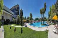 Swimming Pool Hotel Antares