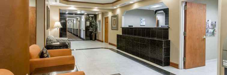 Lobby Days Inn & Suites by Wyndham Fort Pierce I-95