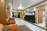 Lobby Days Inn & Suites by Wyndham Fort Pierce I-95