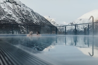 Kolam Renang Hotel Union Geiranger Bad & Spa