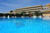 Hồ bơi Axis Ofir Beach Resort Hotel