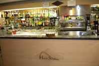 Bar, Kafe, dan Lounge Hotel Serafino